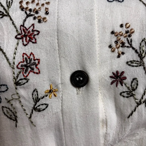 Alfred Dunner Cream Floral Embroidered Button Down Shirt - Picture 6 of 8